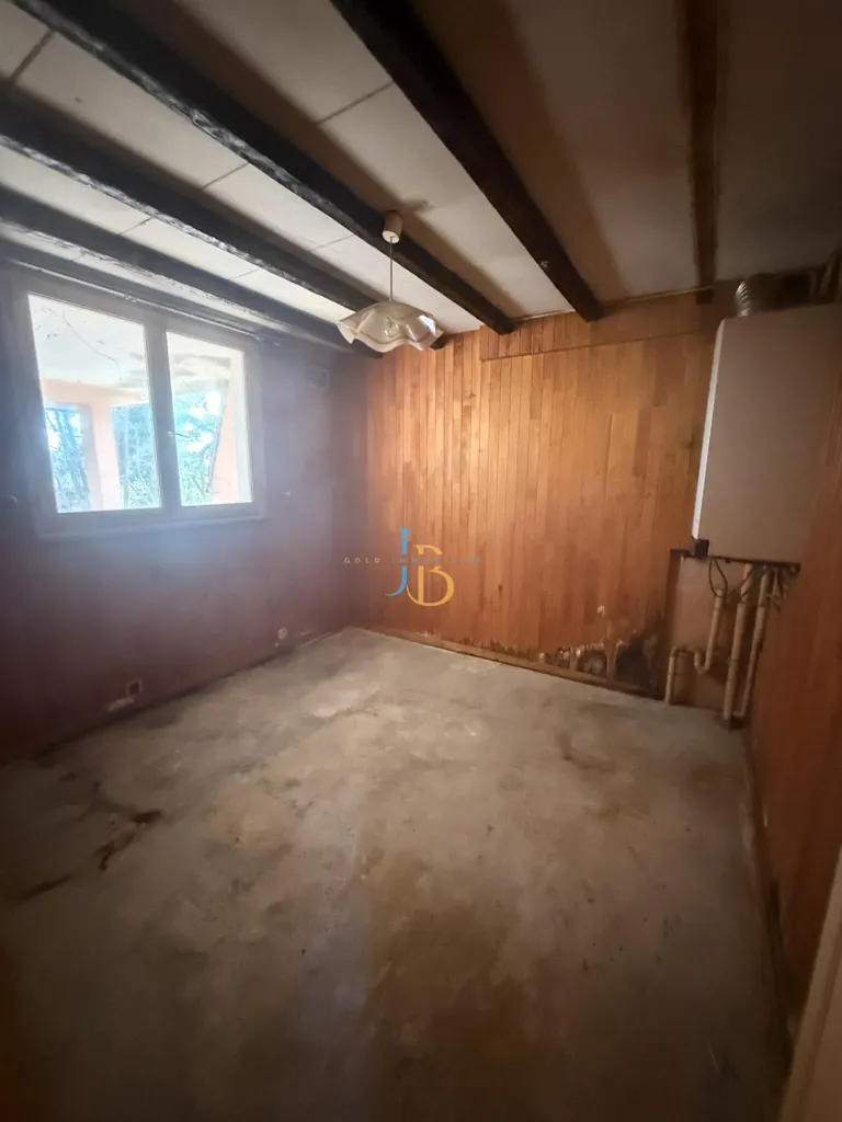 Rooms - Renovatable House with Double Terrace in Bourges