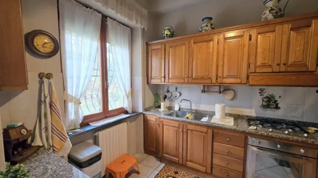 Köök - Rustic Villa with Panoramic View near Bagni di Lucca