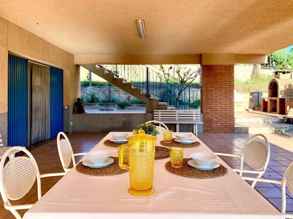Terrasse - Luxury House with Four-Winds Design in Castellbisbal