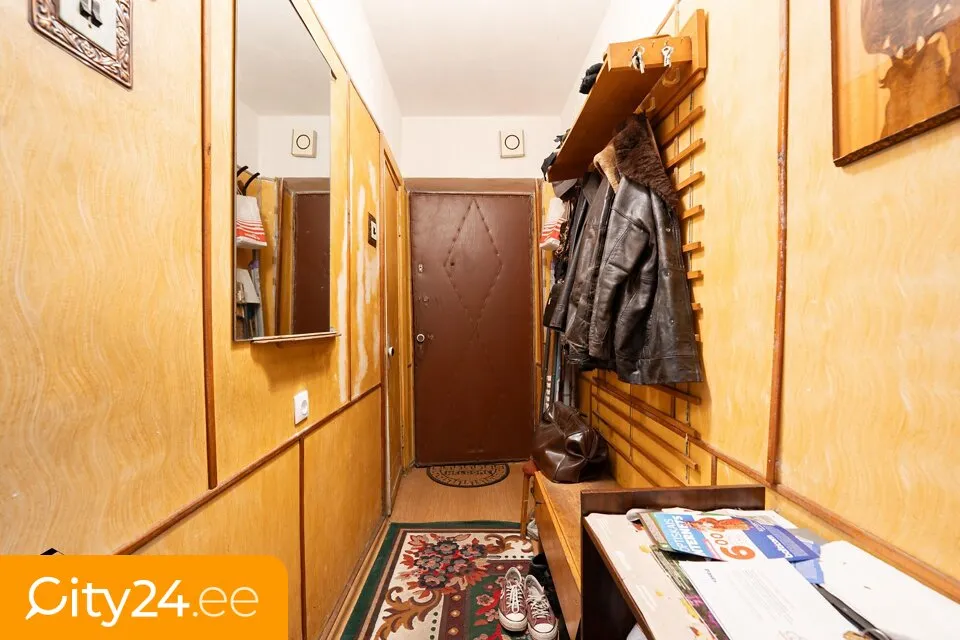 hallway_entrance