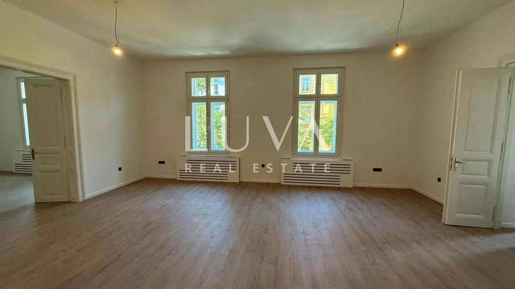 Elutuba - Commercial Space with Balcony in Donji Grad, Zagreb