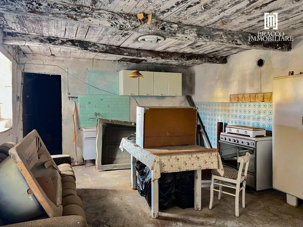 Cuisine - Historic Casale with Panoramic Views in Cortemilia