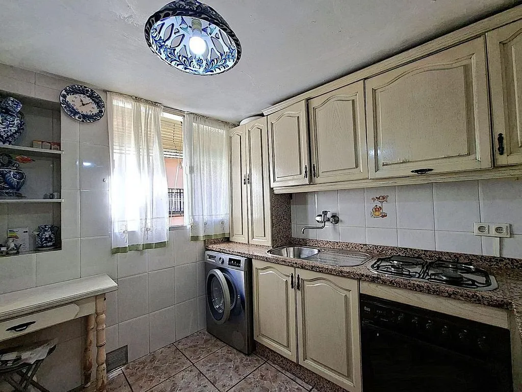 Cuisine - Apartment with Balcony and Terrace in Cúllar Vega