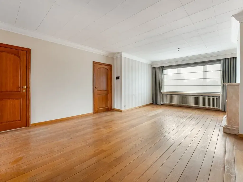 Elutuba - Mixed-Use Property with River View in Duffel