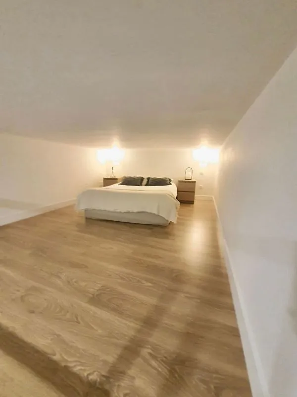 Magamistoad - Furnished Studio with Balcony in Embajadores