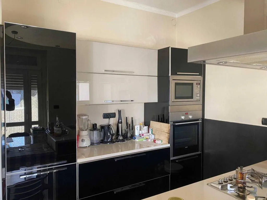 Cuisine - Rear-Facing Apartment with Balcony in Saluzzo