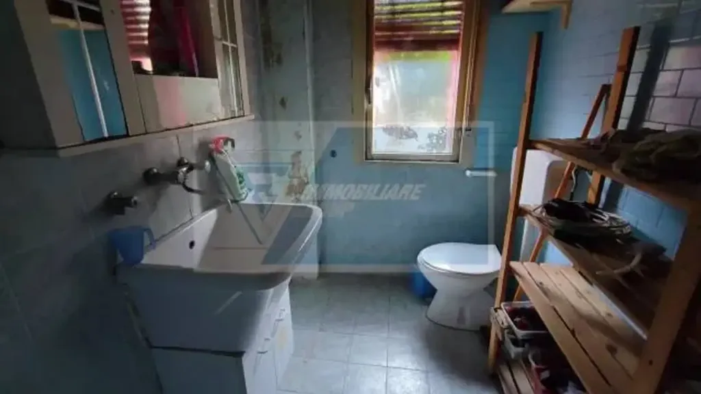 Salles de bain - Semi-Detached House for Renovation in Siracusa