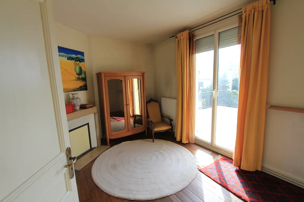 Chambres - Maison Rénovée avec Jardin à Rueil-Malmaison