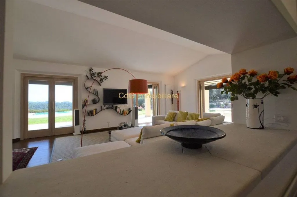Elutuba - Contemporary Villa with Pool in Telti, Sardinia
