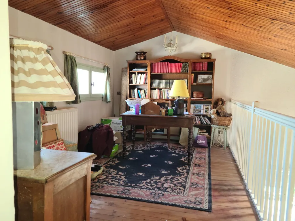 Pièces - Maison avec Vue sur la Vallée à Calamane