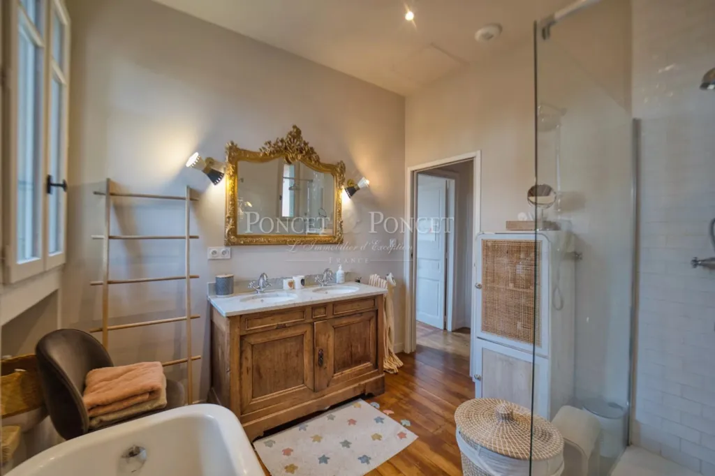 Salles de bain - Maison 7 pièces à Montpellier