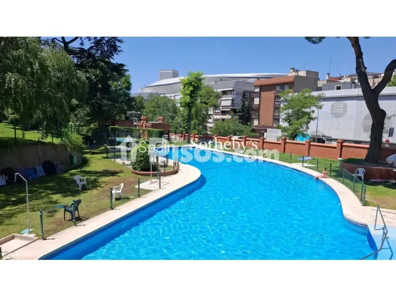 Piscina - Penthouse with Pool in Chamartín