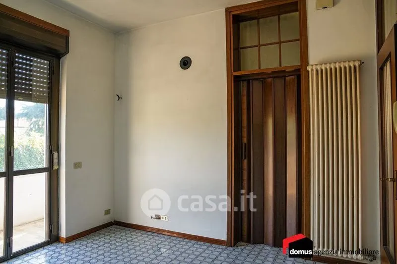 Pièces - Semi-detached Villa with Garden in Thiene Centre