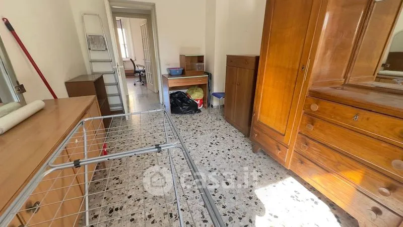 Chambres - Four-Bedroom Apartment with High Ceilings in Parma