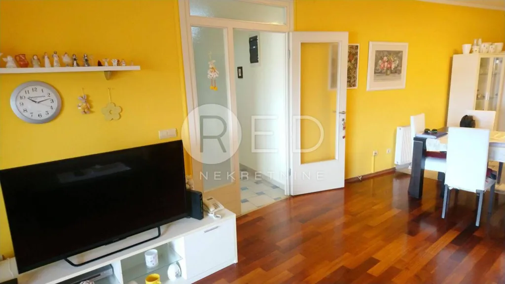 Elutuba - Spacious Flat with Loggias in Osijek Centre