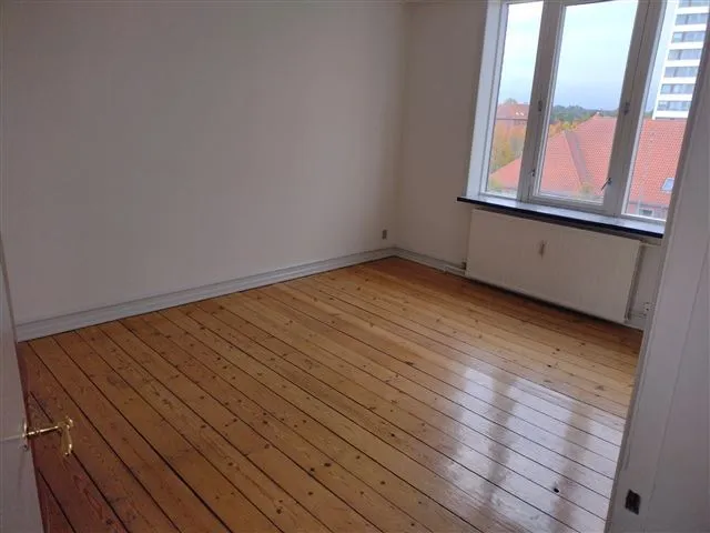 Rooms - Modernised Flat with Garden View in Odense C