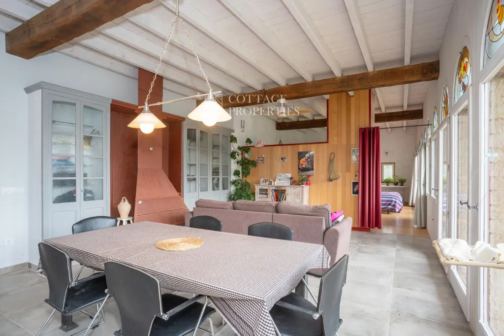 Salle à manger - Sustainable Farmhouse with Panoramic Views in Pla de l'Estany