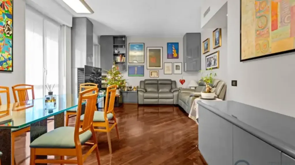 Söögituba - 3-Bedroom Apartment with Balcony in Milan