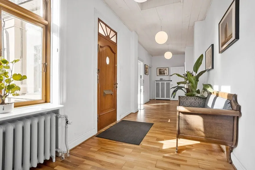 Hallway - Corner Villa with Development Potential in Hellerup
