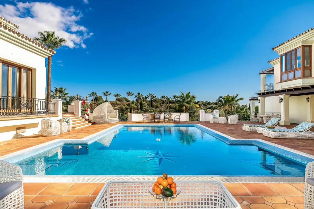 Piscine - Luxury Villa with Pool in Estepona