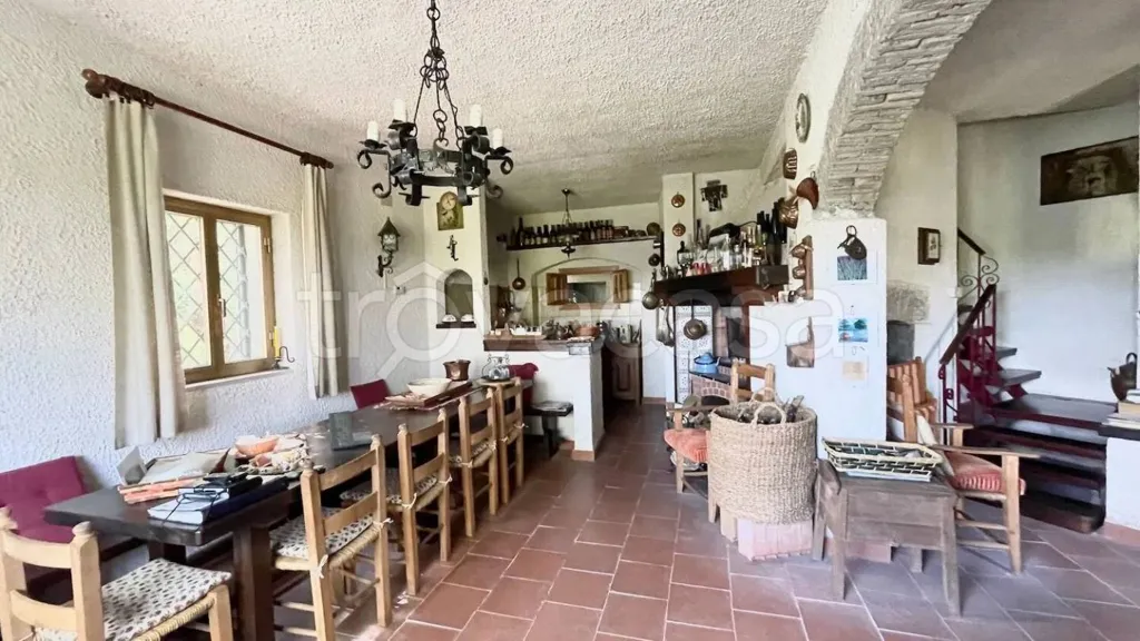 Salle à manger - Modern Villa with South-West View in Orvinio