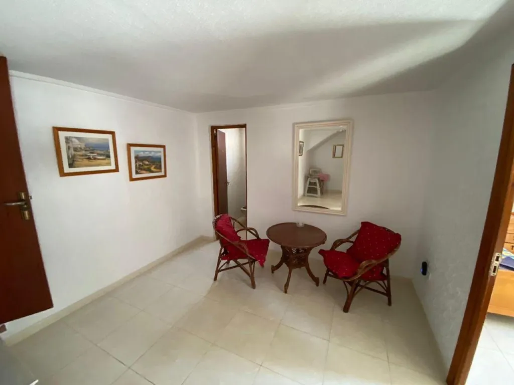Söögituba - Renovated House with Two Pools in Punta Prima