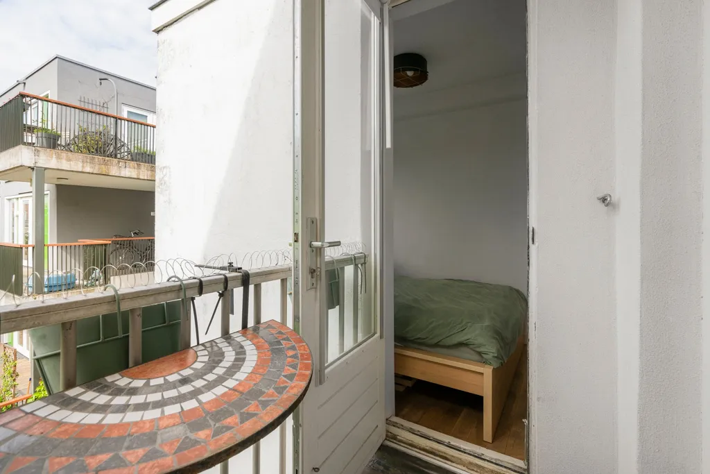 Rõdu - 2-Bedroom Apartment with Balcony in Oud-West