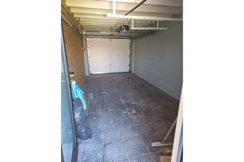 Garage - Fully Renovated House with Solar Panels in Beernem