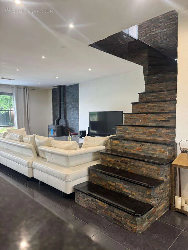 Toad - T5 House with West-Facing Terrace in Carbon Blanc