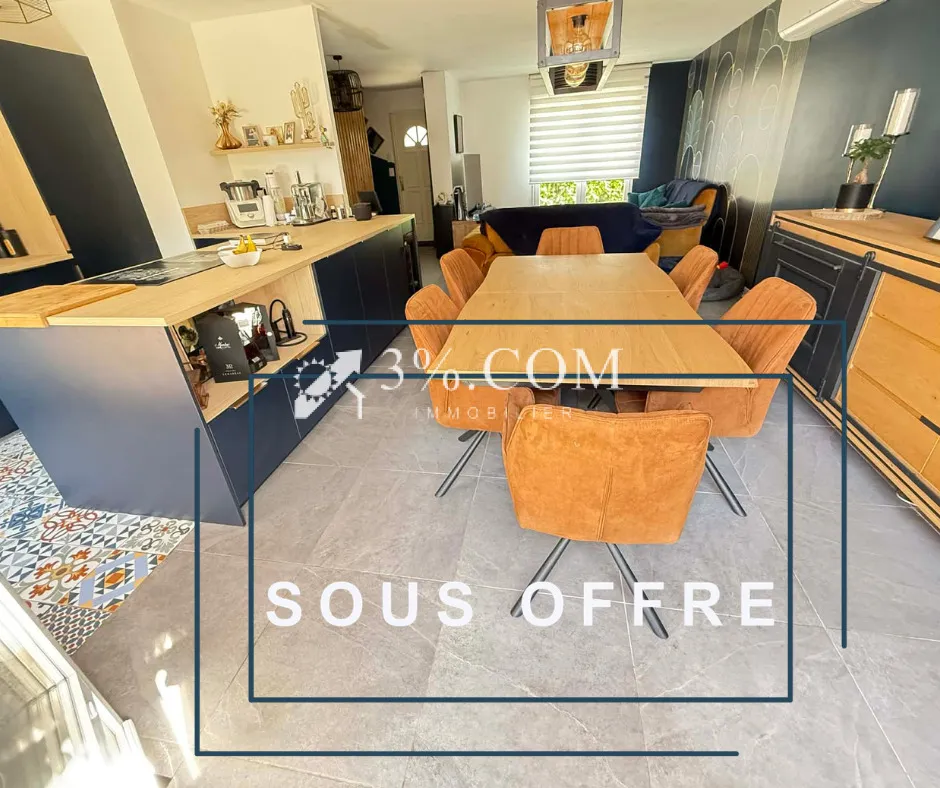 Dining Room - Modern House with Terraces in Ostricourt