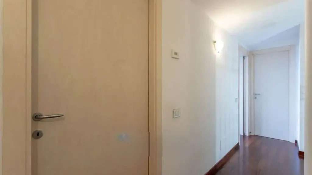 Hallway - Duplex Apartment with Balcony in Campi Bisenzio