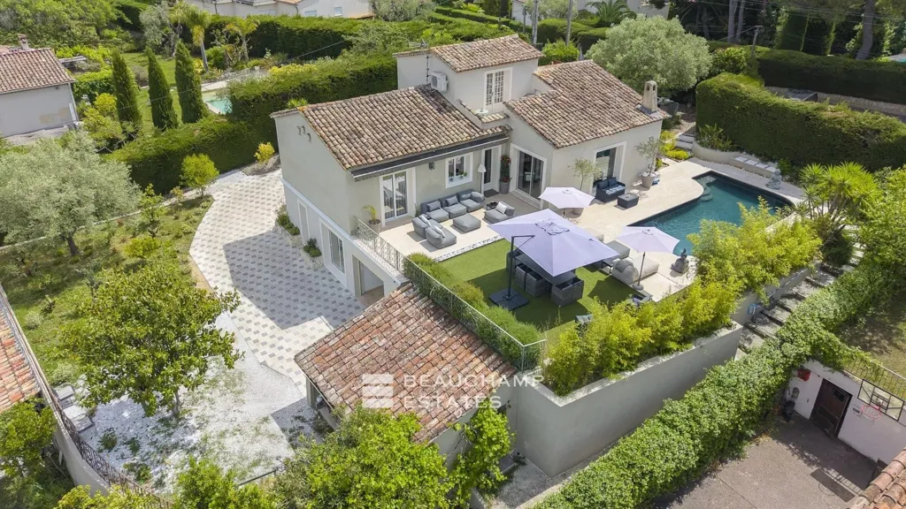Õhuvaade - Contemporary Villa with Hill Views in Mougins