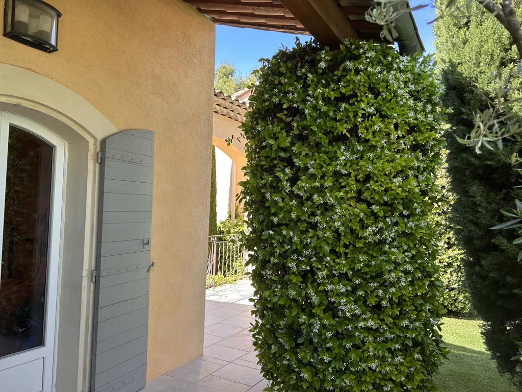 Terrazza - Luxury Villa with Golf Access in Mallemort