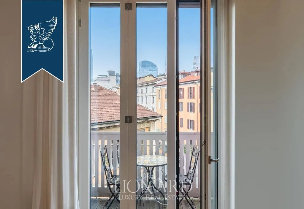 Balcon - Luxury Duplex Flat with City Views in Milan
