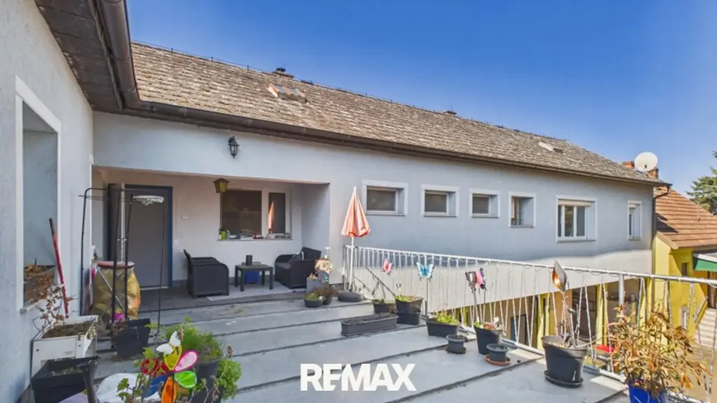 Terrasse - Versatile Commercial & Residential Property in Central Location