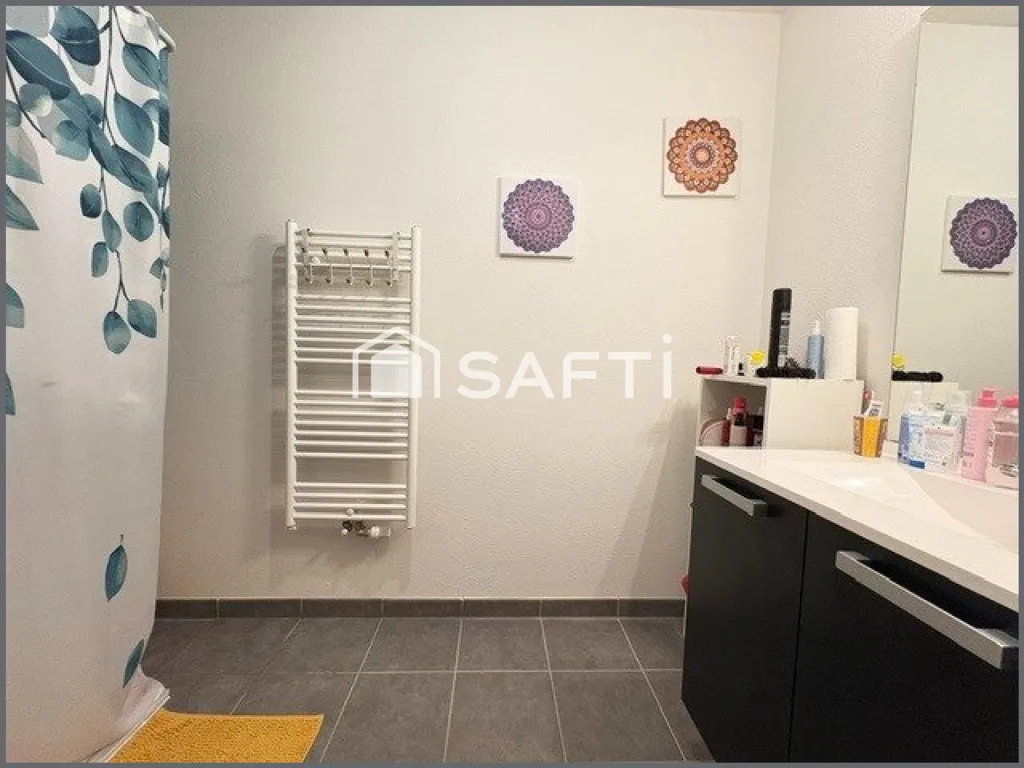 Salles de bain - Appartement Moderne avec Terrasse à Saint-André-de-Cubzac