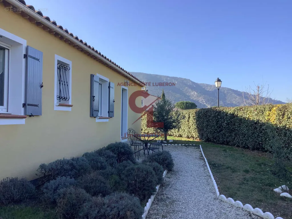 Jardin - Maison de Plain Pied avec Piscine à Maubec