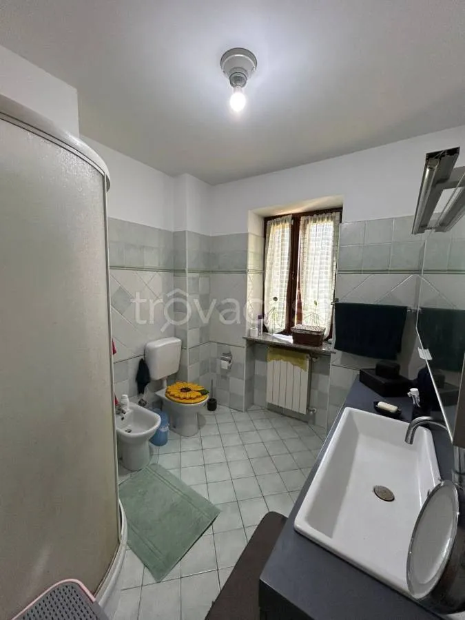 Salles de bain - Rustic Semidetached House with Courtyard in Trana