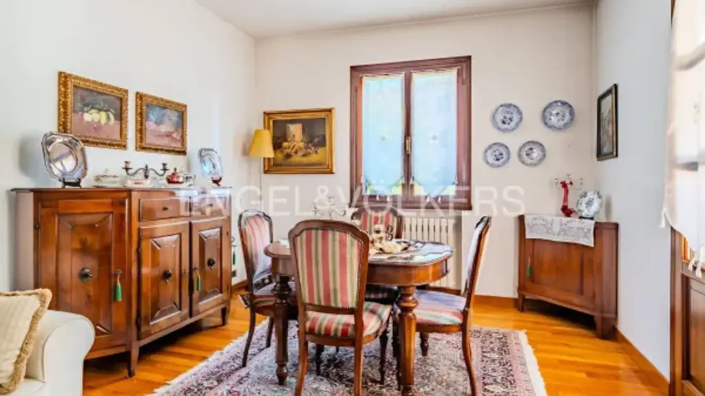Dining Room - Luxury Villa with Garden in Casier, Treviso