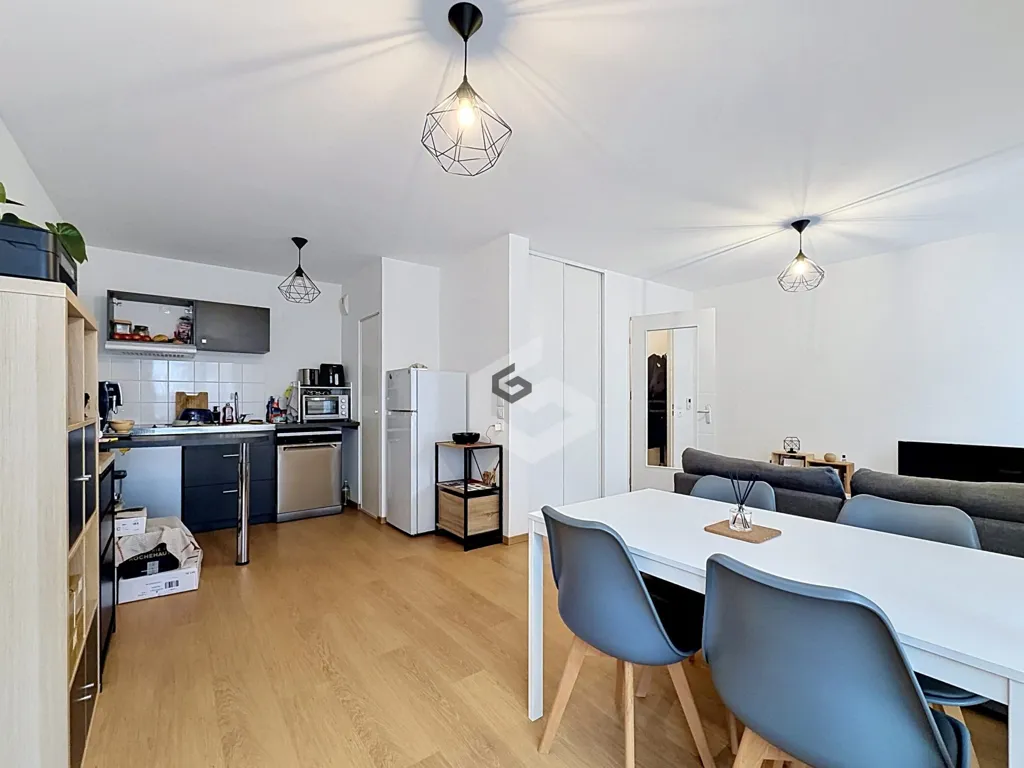 Salle à manger - Appartement avec parking dans le centre de Reims
