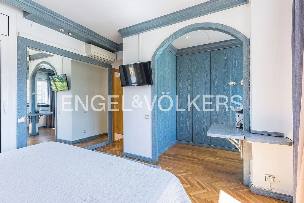 Apartment with Pool in La Maternitat i Sant Ramon