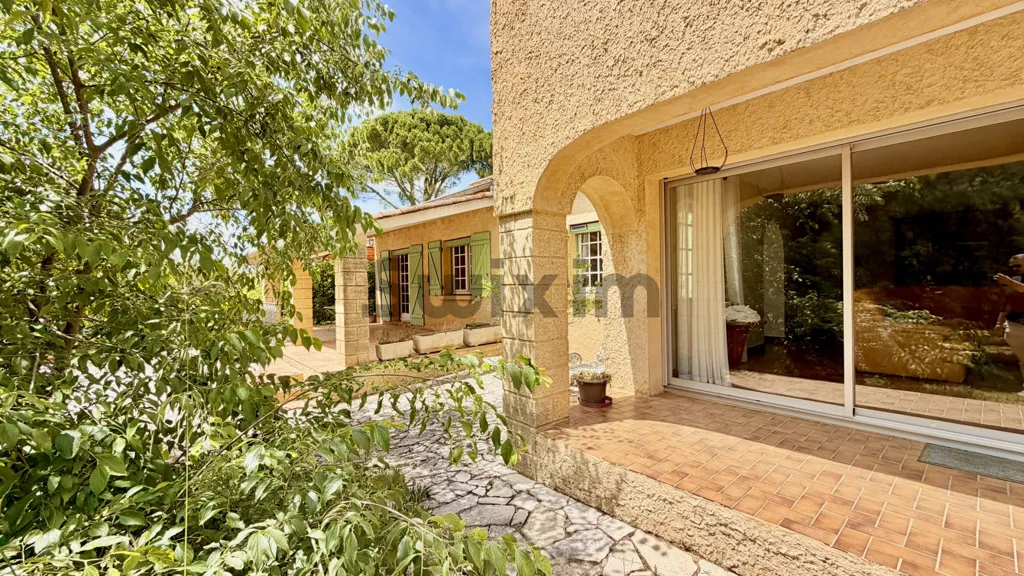 Terrass - Villa with Pool in Castillon-du-Gard