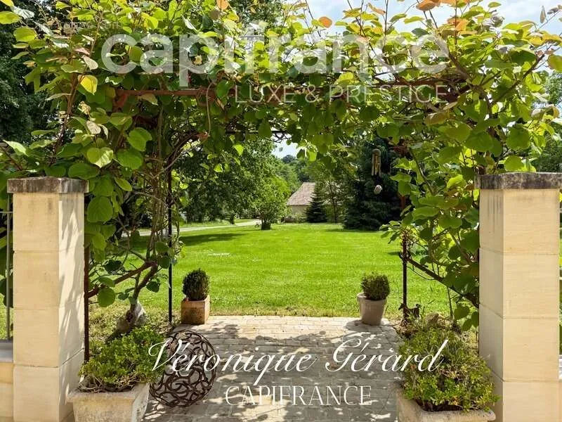 Aed - Equestrian Property with Longère in Salleboeuf