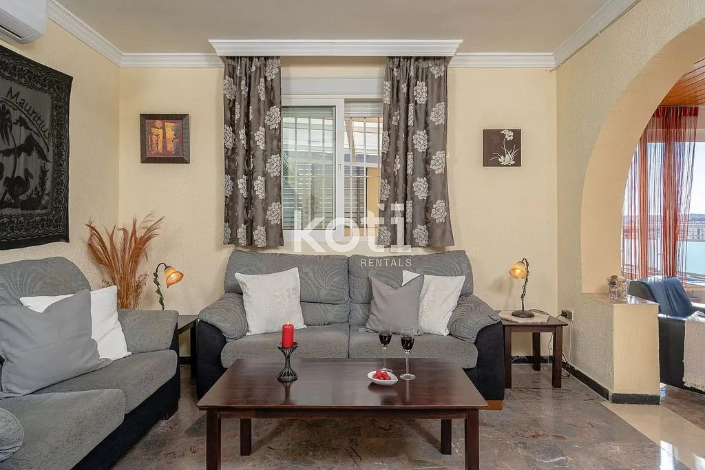 Séjour - Beachfront Apartment with Terrace in Los Boliches