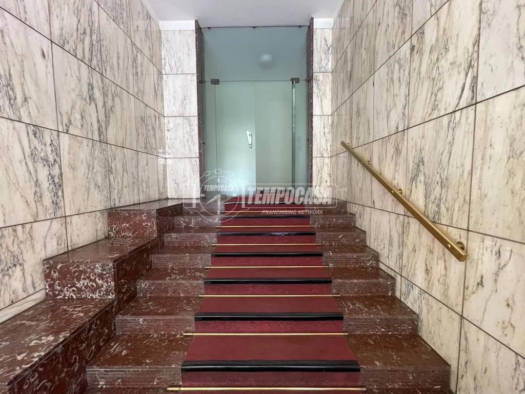Toad - Trilocale with Terrazzo in Central Turin