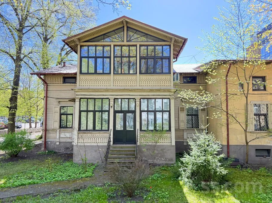 Välivaade - 6-Bedroom Apartment with Private Parking in Riga Centre