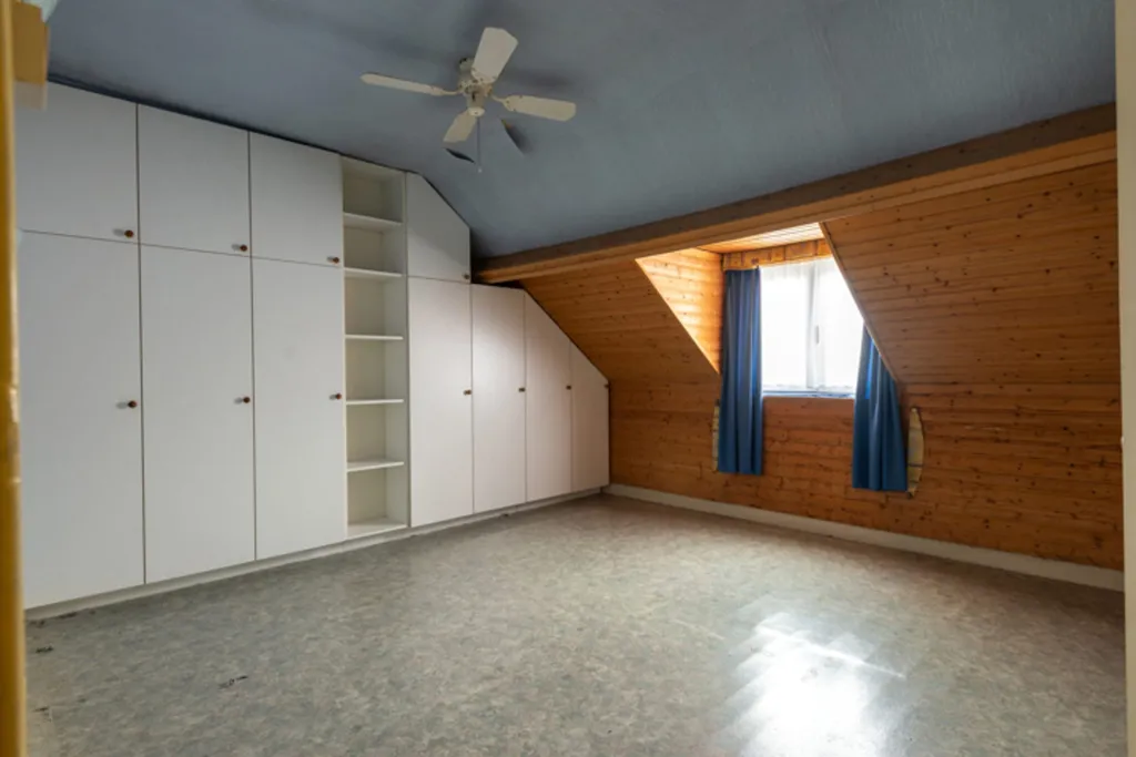 Toad - Renovatable Semi-detached House in Schoten Centre