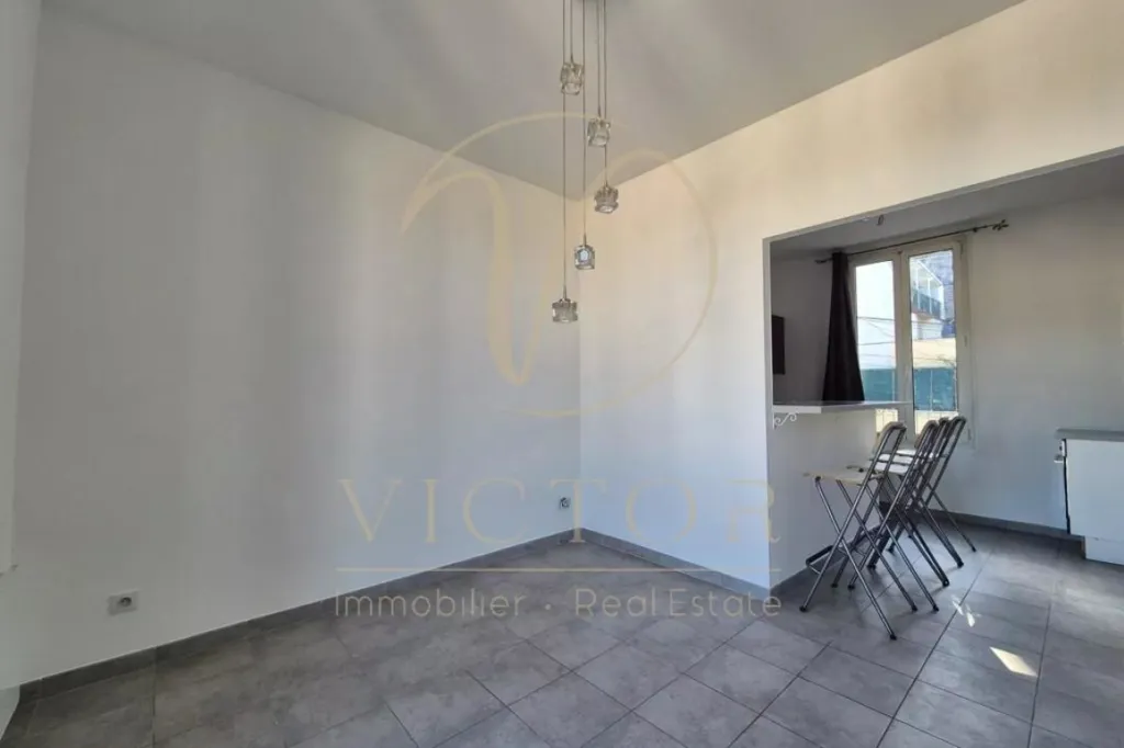 Cuisine - Appartement 2 Pièces avec Balcon à Nice