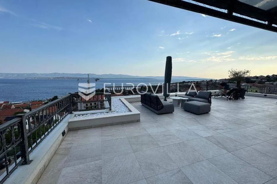 Terrasse - Luxury Penthouse with Plot in Bol Town Centre