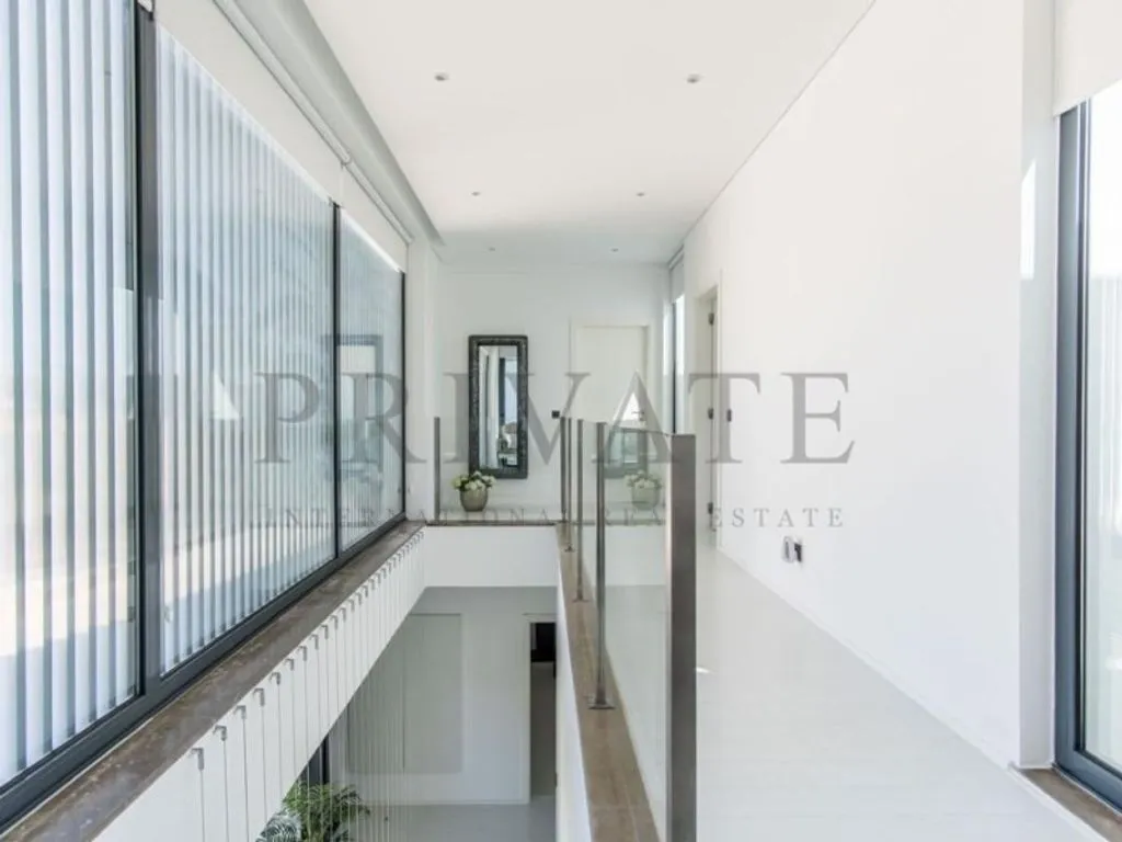 Esik - Contemporary Villa with Golf Views in Vilamoura